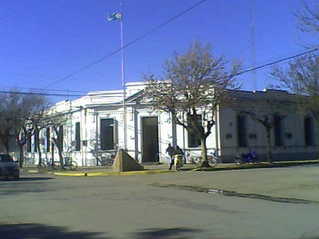 puente Acusación cortesía Radio Contacto FM 100.9 Mhz - Las Parejas - Santa Fe - Las Rosas:  detuvieron a los agresores del joven parejense